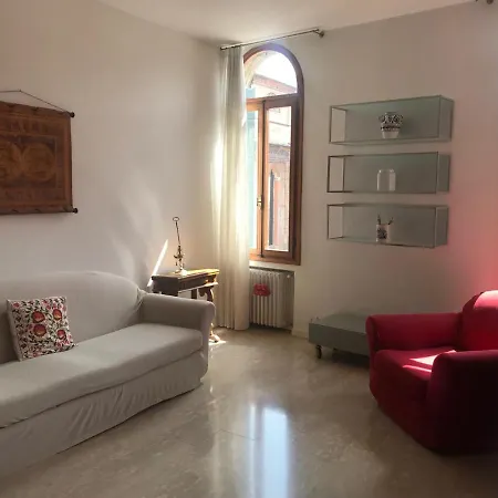 Santo Stefano Balcony Venedig