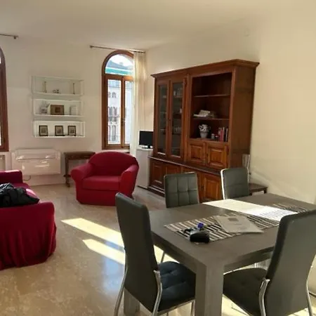 Santo Stefano Balcony Apartmán Benátky